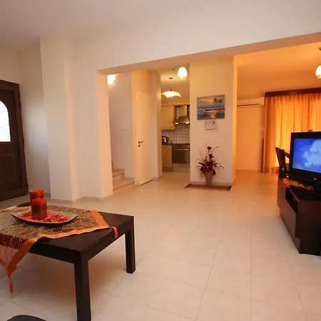 Bay * Pissouri