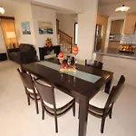 Bay Villa *