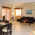 Bay Villa *